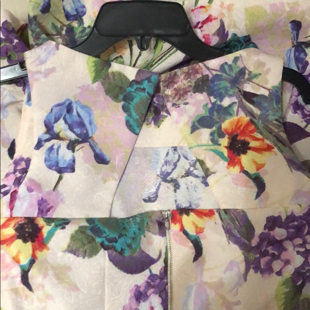 Danny & Nicole Flowered Dress absolutely beautiful - Picture 10 of 16